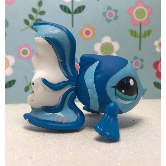 Authentic Littlest Pet Shop # 2455 Teal Blue Tropical Hawaii Blythe Beta Fish - Picture 3 of 3